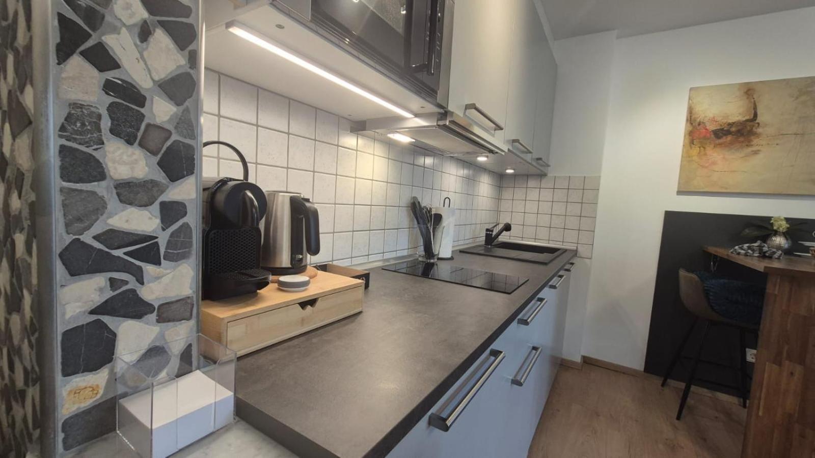 Apartment 1 Mit Terrasse Und Pkw-Stellplatz Leverkusen Exteriör bild