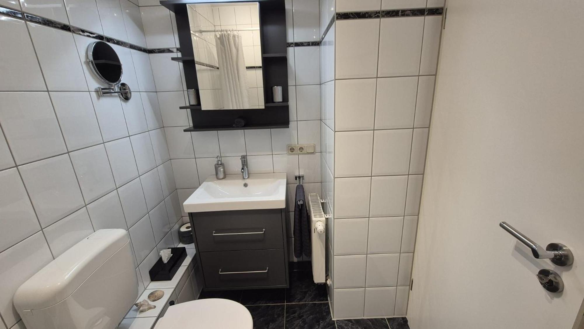 Apartment 1 Mit Terrasse Und Pkw-Stellplatz Leverkusen Exteriör bild