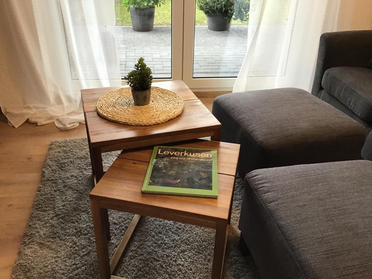 Apartment 1 Mit Terrasse Und Pkw-Stellplatz Leverkusen Exteriör bild